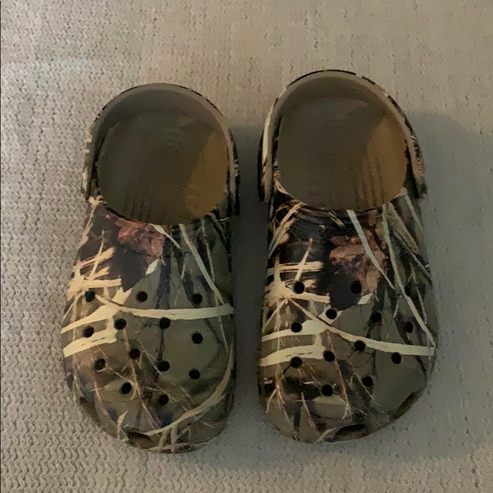 Kids Camo Crocs - 2Y